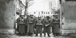 Soldados en el boulevard Zubovski en 1990 a la espera del paso de una manifestación de 300.00 personas.