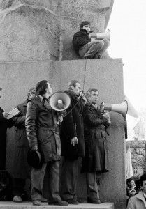 Manifestación frente el Palacio de Invierno de St. Petersburg, 1990-1991