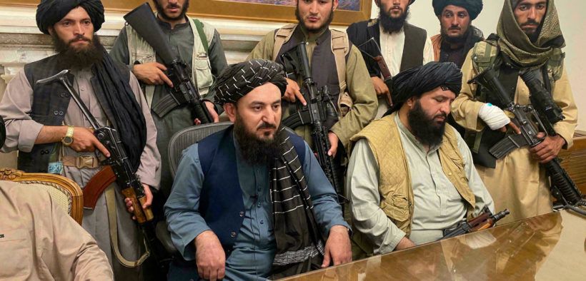 Los talibanes en el palacio presidencial de Kabul