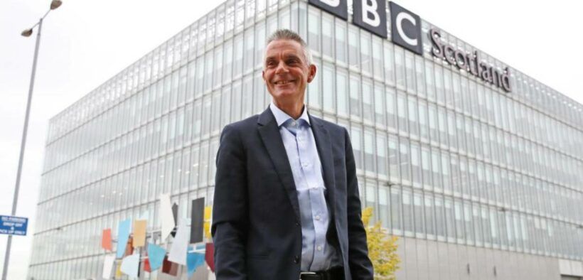 Tim Davie dimite como director general de la BBC